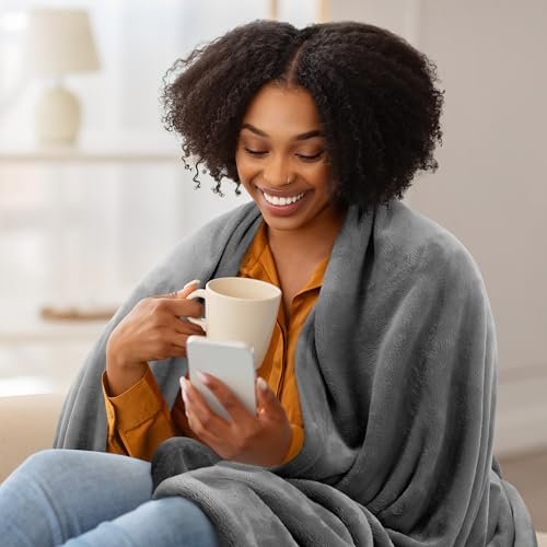 Fleece Vs Plush Blanket: Warmth, Softness, Care Guide